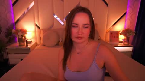 Snapshot of sofiebloom chatting on 05-15-26, 10:17 Sofie online show from 05-15-26, 10:17