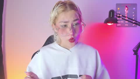 Snapshot of sofii_uwu_ chatting on 02-19-25, 12:11 Sofii online show from 02-19-25, 12:11