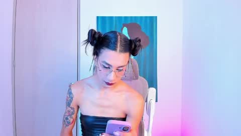 Snapshot of sofiia_grey_ chatting on 04-21-26, 04:01 Sofi online show from 04-21-26, 04:01