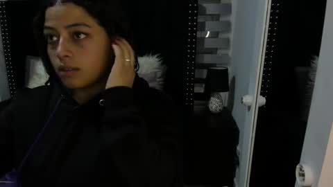 Sofia online show from 02-01-25, 03:52