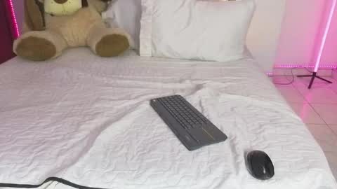 Snapshot of sofiievans_ chatting on 04-27-26, 09:46 online show from 04-27-26, 09:46