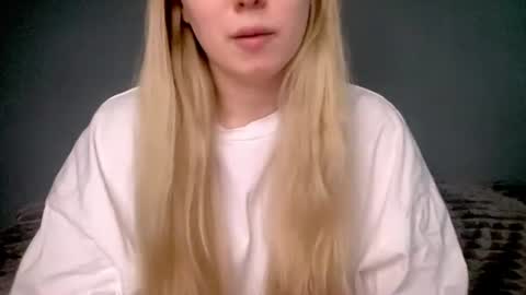 Snapshot of sofinovvak chatting on 07-15-26, 10:31 Sofi online show from 07-15-26, 10:31
