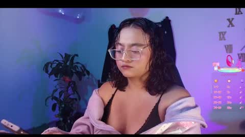 Demi Sofia online show from 12-20-25, 09:22