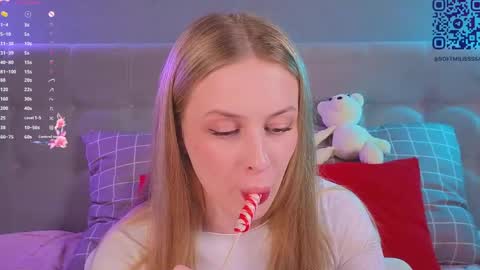 Snapshot of soft_babe chatting on 04-22-26, 09:38 Milisa online show from 04-22-26, 09:38