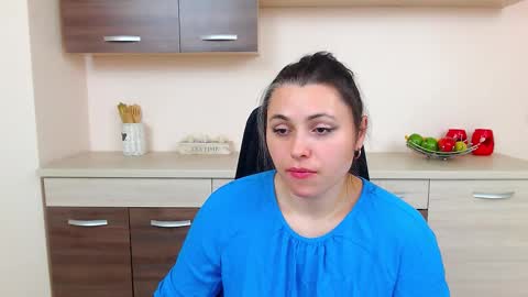 Snapshot of soft_lilly chatting on 10-22-25, 05:41 Lilly online show from 10-22-25, 05:41