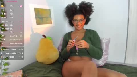 Chloe Kiwi online show from 12-17-24, 01:50