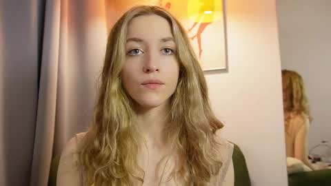 softdreamer_ online show from 11-19-25, 02:28