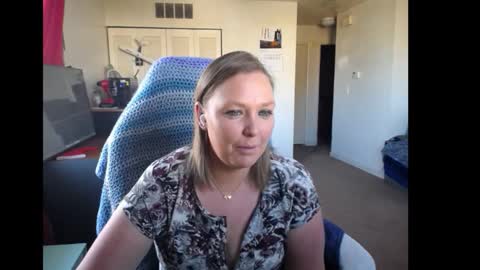 Rose online show from 12-15-25, 08:24