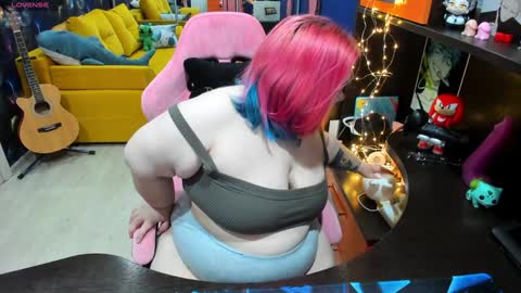 Sofie online show from 01-29-25, 01:58