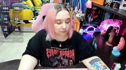 Sofie online show from 11-13-25, 03:49