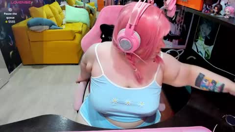 Snapshot of softie_sofy chatting on 05-18-26, 03:13 Sofie online show from 05-18-26, 03:13