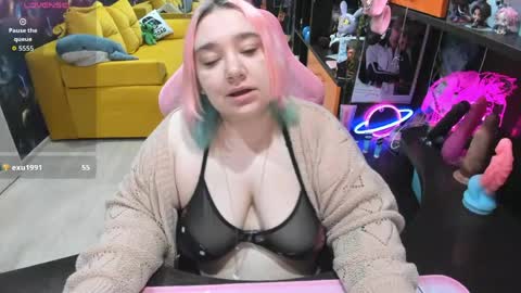 Snapshot of softie_sofy chatting on 05-23-26, 03:45 Sofie online show from 05-23-26, 03:45