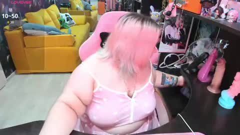 Snapshot of softie_sofy chatting on 07-05-26, 01:56 Sofie online show from 07-05-26, 01:56