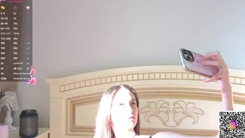 Elly online show from 11-03-25, 06:14