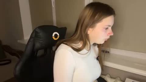 Snapshot of softiris_ chatting on 03-22-26, 06:33 Anna online show from 03-22-26, 06:33