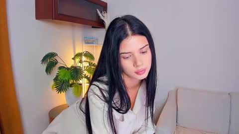 Snapshot of softlyy_bold chatting on 09-20-25, 06:47 Alice online show from 09-20-25, 06:47