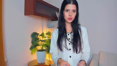 Snapshot of softlyy_bold chatting on 09-27-25, 07:24 Alice online show from 09-27-25, 07:24