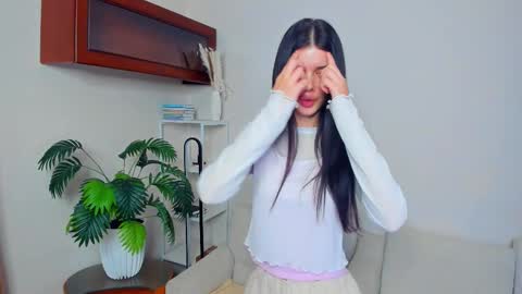 Snapshot of softlyy_bold chatting on 10-14-25, 07:09 Alice online show from 10-14-25, 07:09