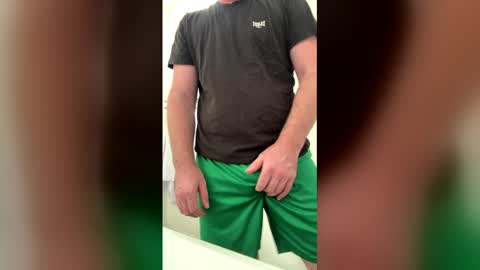 Snapshot of softworker chatting on 02-22-26, 05:00 softworker online show from 02-22-26, 05:00