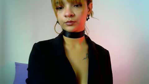 Snapshot of softy19 chatting on 12-13-25, 07:53 softy19 online show from 12-13-25, 07:53