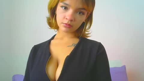 Snapshot of softy19 chatting on 12-19-25, 07:10 softy19 online show from 12-19-25, 07:10