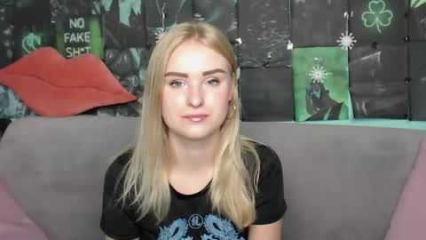 Snapshot of sofysoft chatting on 09-12-25, 04:56 sofysoft online show from 09-12-25, 04:56