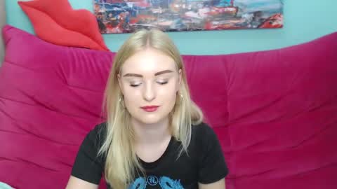 Snapshot of sofysoft chatting on 09-18-25, 04:47 sofysoft online show from 09-18-25, 04:47