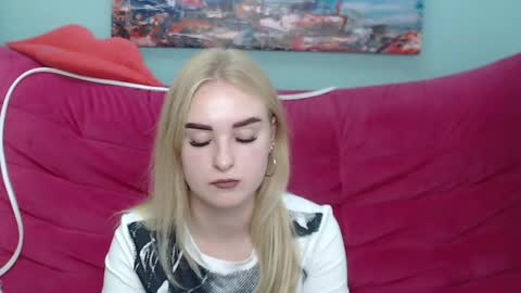 Snapshot of sofysoft chatting on 10-25-25, 06:32 sofysoft online show from 10-25-25, 06:32