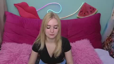 Snapshot of sofysoft chatting on 11-30-25, 05:55 sofysoft online show from 11-30-25, 05:55