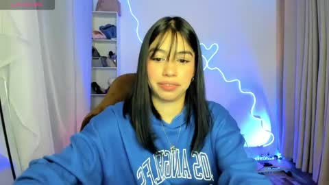 Snapshot of sol_lunaa23 chatting on 05-23-26, 01:00 sol online show from 05-23-26, 01:00