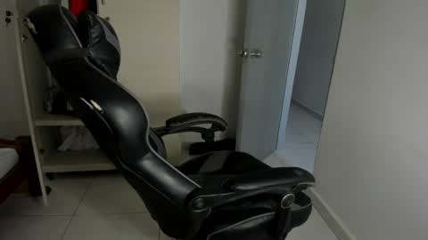 sola_enzo online show from 05-19-26, 06:36