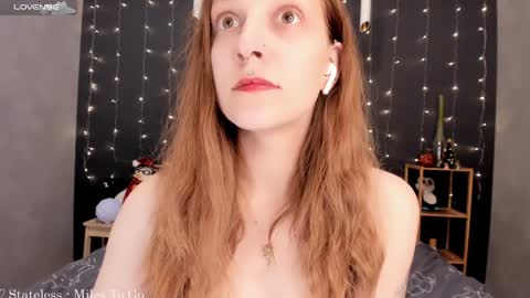 Snapshot of solaralice chatting on 12-12-24, 07:04 SolarAlice online show from 12-12-24, 07:04