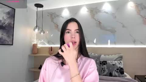 Sol Avelar online show from 06-21-26, 01:19