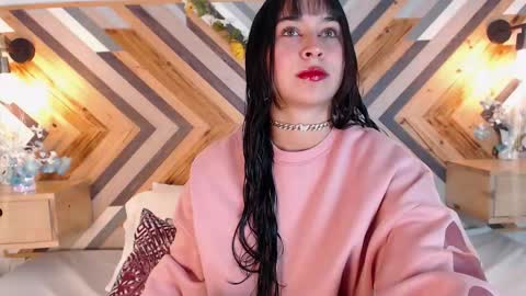 Snapshot of solscarleet chatting on 09-10-25, 11:54 Sol online show from 09-10-25, 11:54