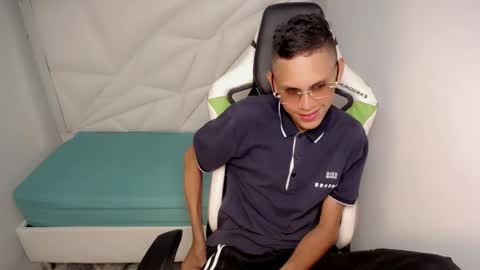 ESTEBAN online show from 05-23-26, 05:01