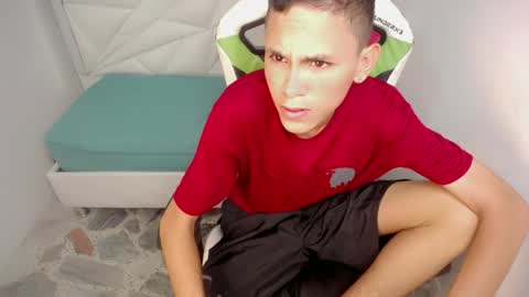 ESTEBAN online show from 06-02-26, 02:46