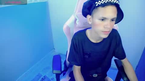 ESTEBAN online show from 06-15-26, 09:17
