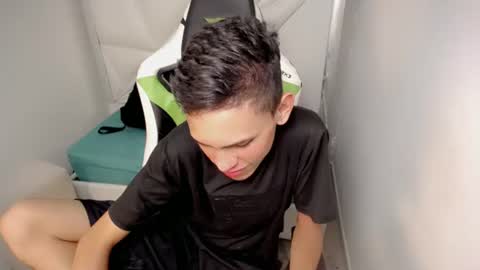 ESTEBAN online show from 06-17-26, 04:59