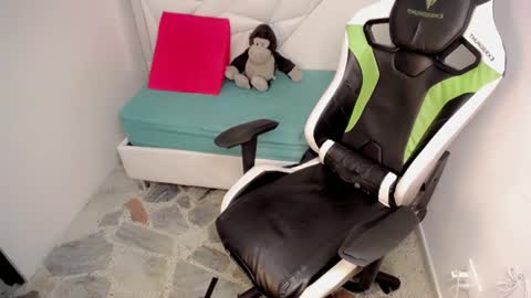 ESTEBAN online show from 06-19-26, 02:05