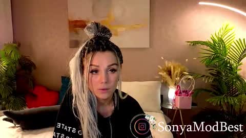 Snapshot of sonasprint chatting on 10-19-25, 08:31 sonasprint online show from 10-19-25, 08:31