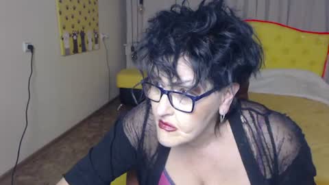 Snapshot of sondrariddle chatting on 02-17-26, 01:02 sondrariddle online show from 02-17-26, 01:02