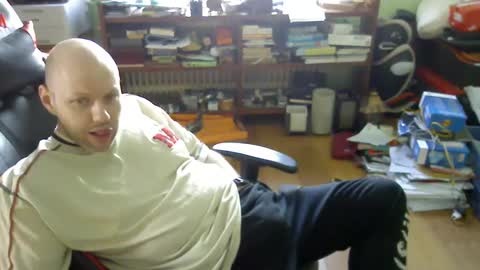 Snapshot of songoku81 chatting on 02-23-25, 02:46 Tom online show from 02-23-25, 02:46