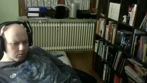 Snapshot of songoku81 chatting on 02-22-26, 08:29 Tom online show from 02-22-26, 08:29