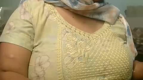 soni88888 online show from 03-09-25, 07:56