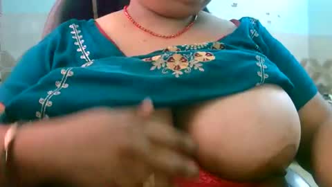 soni88888 online show from 05-12-26, 03:36