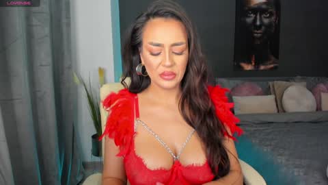 Snapshot of sonia__rey chatting on 02-04-25, 06:27 Sonia Rey online show from 02-04-25, 06:27