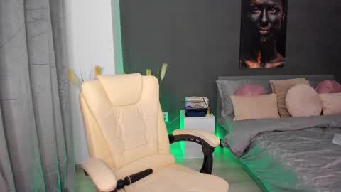 Snapshot of sonia__rey chatting on 02-12-25, 08:50 Sonia Rey online show from 02-12-25, 08:50