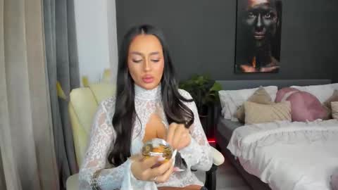 Snapshot of sonia__rey chatting on 09-25-25, 07:17 Sonia Rey online show from 09-25-25, 07:17