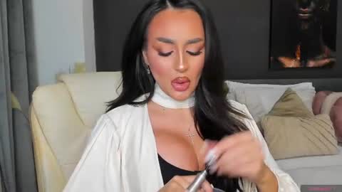 Snapshot of sonia__rey chatting on 06-29-26, 06:30 Sonia Rey online show from 06-29-26, 06:30
