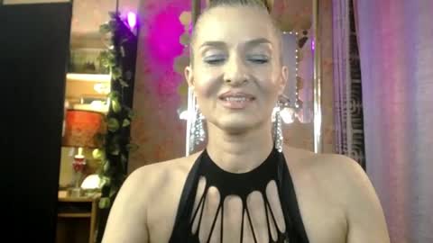 Snapshot of soniadance chatting on 05-13-26, 02:25 Sonia online show from 05-13-26, 02:25